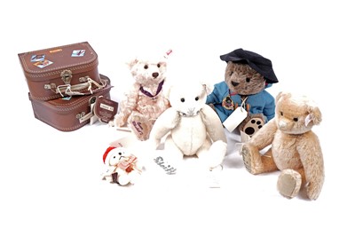 Lot 5 - A collection of Steiff teddy bears