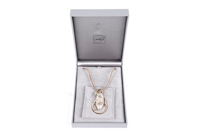 Lot 163 - A Lalique glass pendant