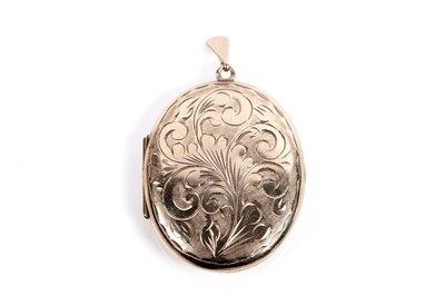 Lot 648 - A 9ct yellow gold portrait locket pendant