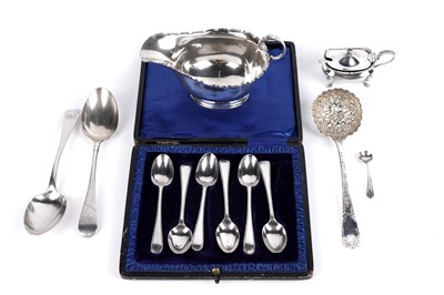 Lot 318 - A selection of antique and later silver wares