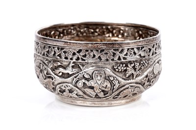 Lot 389 - An Indian silver bowl