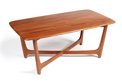 Lot 663 - An elm Ercol ‘Wychwood’ style coffee table