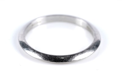 Lot 670 - Tiffany & Co: a platinum wedding band