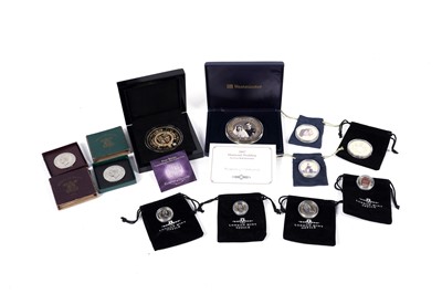 Lot 206 - A collection of commemorative coins