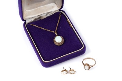 Lot 187 - A suite of opal cabochon jewellery