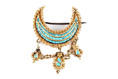Lot 697 - An Indian 18ct yellow gold and turquoise crescent brooch
