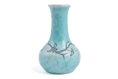 Lot 719 - A Ruskin vase
