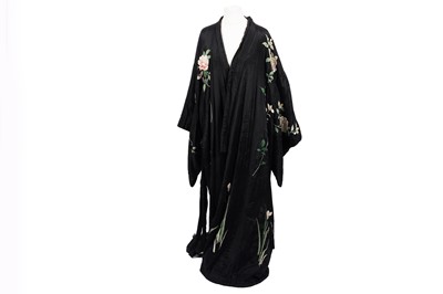 Lot 80 - A Taishō Mode Japanese silk summer kimono