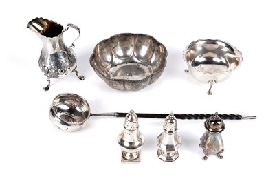 Lot 365 - A selection of silver items