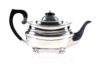 Lot 335 - A George V silver teapot