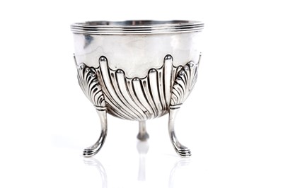 Lot 835 - A Victorian silver sugar pot