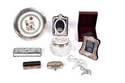 Lot 371 - A selection of small silver and other collectible items
