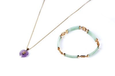Lot 232 - A Chinese jade bracelet; and pendant