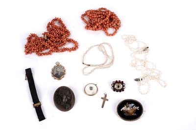 Lot 247 - A selection of antique and later jewellery