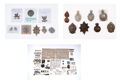 Lot 544 - Military badges and related items