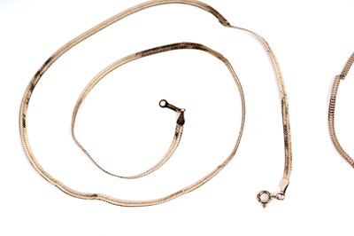 Lot 587 - Two 9ct gold necklaces