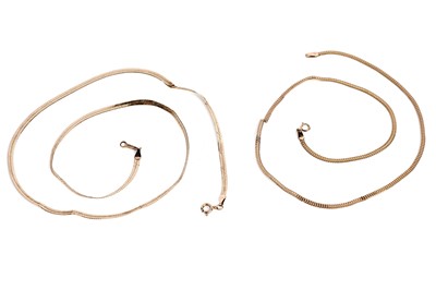 Lot 587 - Two 9ct gold necklaces