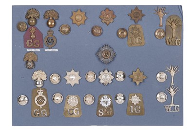 Lot 118 - British regimental guards cap badges, titles, buttons and other items