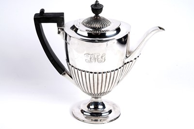Lot 837 - An Edwardian silver coffee pot