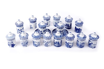 Lot 916 - A collection of Spode 'Blue Room' ceramics