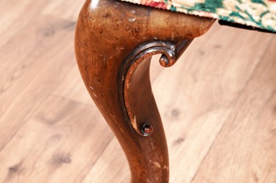 Lot 463 - A substantial Georgian style armchair