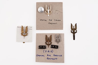 Lot 161 - Special Air Service Regiment badges and buttons