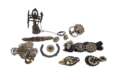 Lot 136 - A collection of brass ware