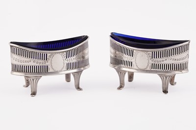 Lot 858 - A pair of Edwardian silver salts of Neoclassical style