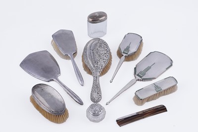 Lot 864 - Victorian and later silver dressing table items