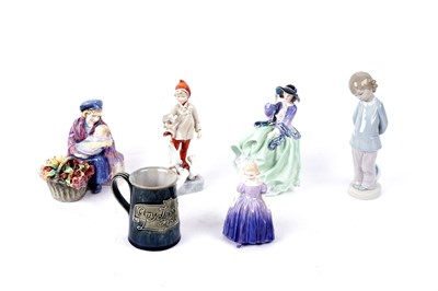 Lot 819 - A collection of ceramic figures