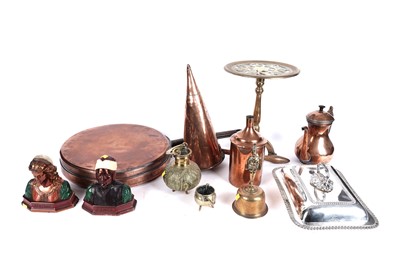 Lot 936 - A selection of metal wares
