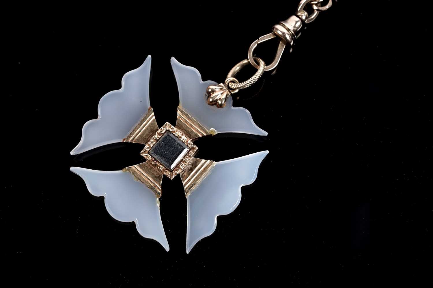 Lot 501 - A Victorian cross pattée mourning pendant or fob