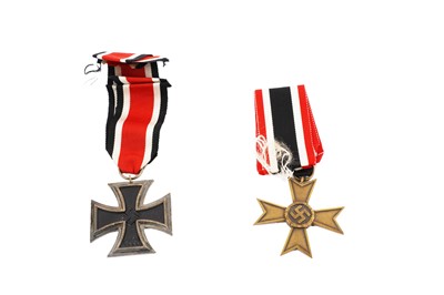 Lot 226 - Two German Third Reich medals