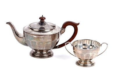 Lot 842 - A George V silver teapot; and sugar bowl