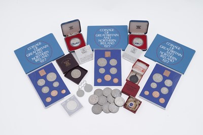 Lot 214 - A collection of British coinage and medals