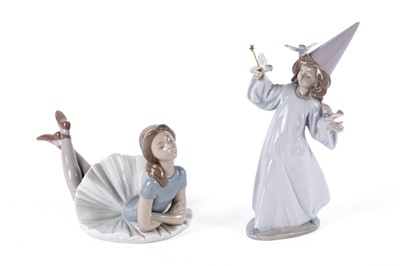 Lot 866 - Two Lladro figures
