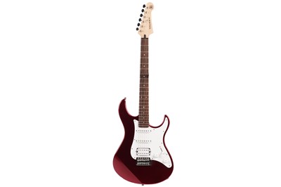 Lot 103 - A Yamaha Pacifica 012