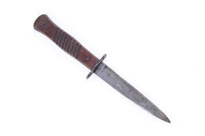Lot 303 - A German Imperial First World War trench fighting knife