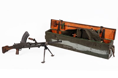 Lot 264 - A deactivated Second World War period Bren MkI; and additional related items