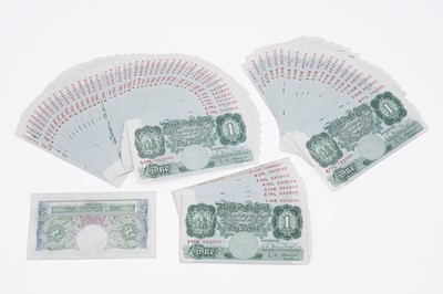 Lot 215 - A large quantity of Bank of England one pound notes