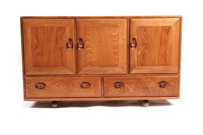 Lot 656 - Lucian Ercolani for Ercol: a mid-20th Century model 468 sideboard