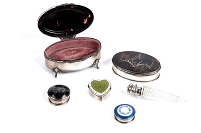 Lot 825 - George V silver dressing table items including: tortoiseshell ring boxes