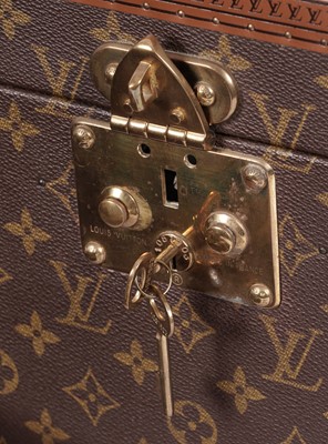 Lot 93 - A Louis Vuitton monogram canvas Boite Flacons vanity case