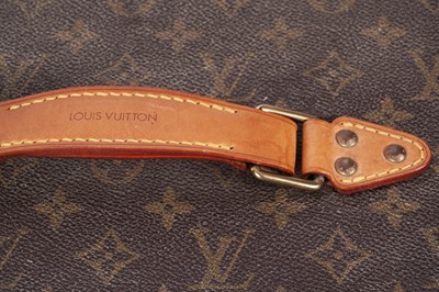 Lot 93 - A Louis Vuitton monogram canvas Boite Flacons vanity case