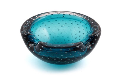 Lot 430 - Geoffrey Baxter for Whitefriars: kingfisher blue controlled bubble glass bowl