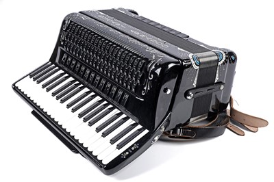 Lot 11 - A Bugari Armando Champion Cassotto 120 bass accordion