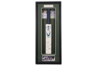 Lot 406 - Cricket interest: a signed England Cricket bat, Ashes 2013 squad