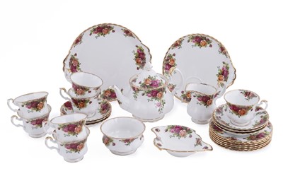 Lot 367 - A Royal Albert Old Country Roses tea set