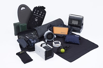 Lot 484 - A selection of camping equipment