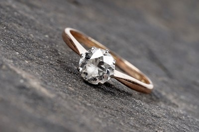 Lot 591 - A solitaire diamond ring